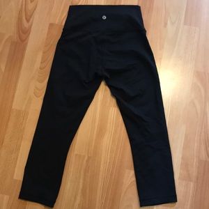 Lululemon Wunder Under cropped legging (black)
